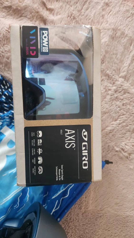 Brand New Giro Axis Snow Helmet with Goggles image indicator(3)