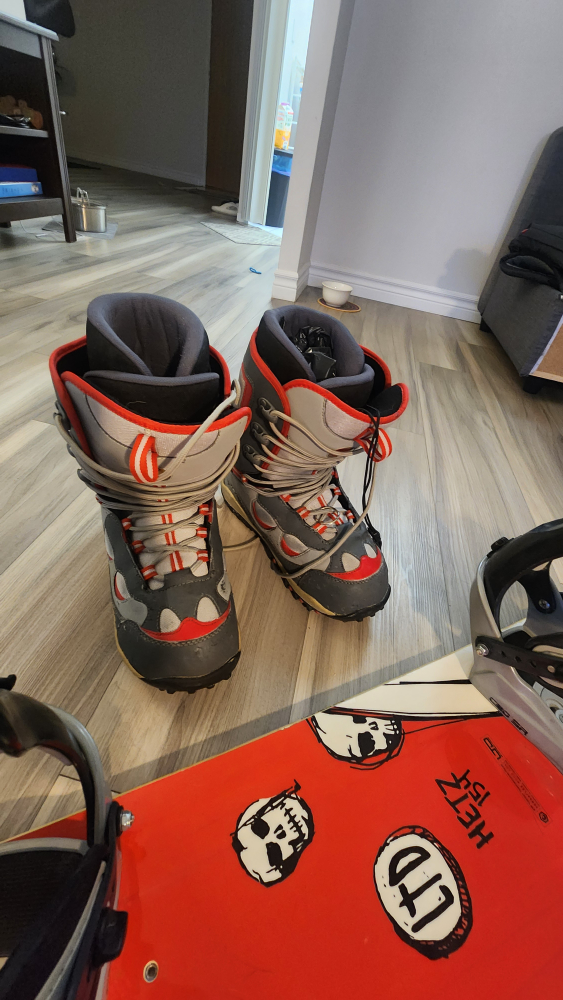Complete Snowboard Setup - photo 5