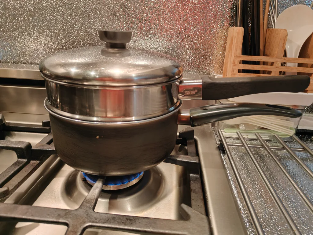 2 pots，top layer is a steamer,with lid ! $5 for all image indicator(2)