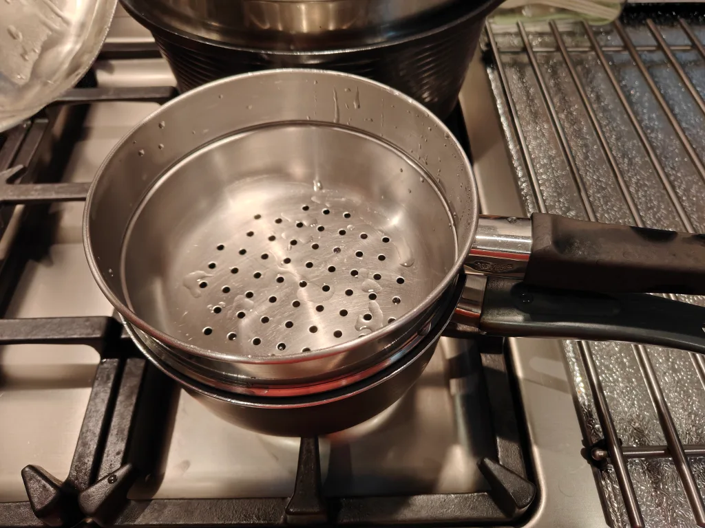 2 pots，top layer is a steamer,with lid ! $5 for all image indicator(4)