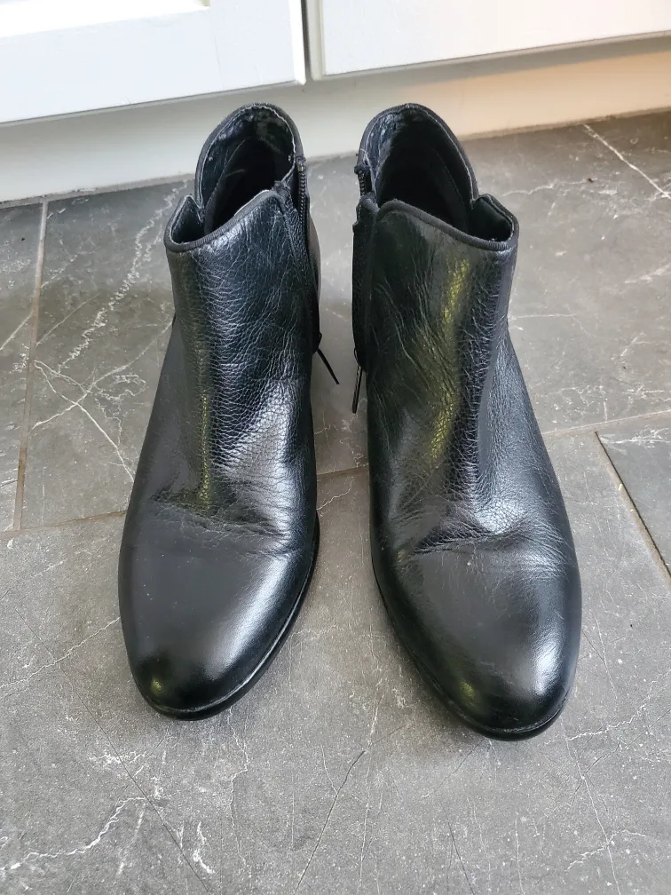 Sam Edelman Women's Ankle Boots Size 8.5 #ThriftyPicks image indicator(2)