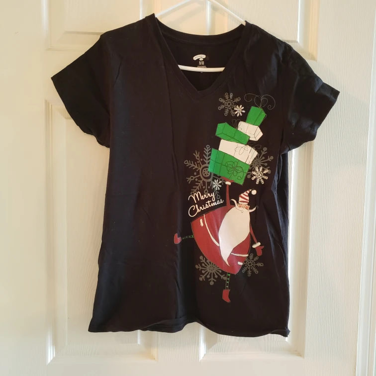 Black Christmas T-shirt with Santa #Thriftypicks