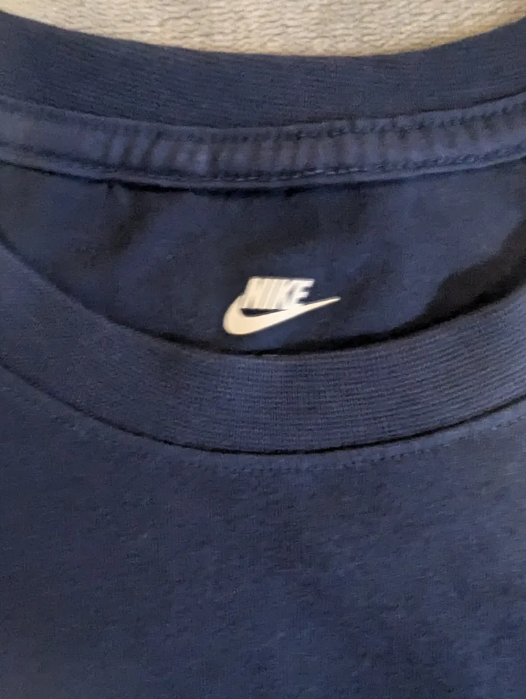 🧡 NIKE t-shirt Navey blue with White logo image indicator(3)