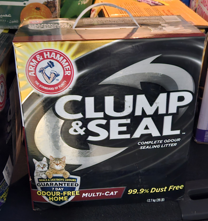 Arm & Hammer Clump & Seal Multi-Cat Cat Litter 12.7kg