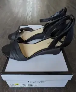 Nine West Black Wedge Sandals image indicator(2)