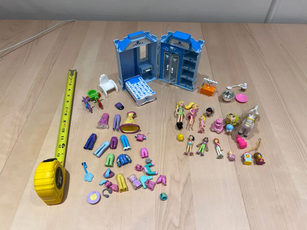 Cinderella's Castle Polly Pockets Play Set image indicator(6)