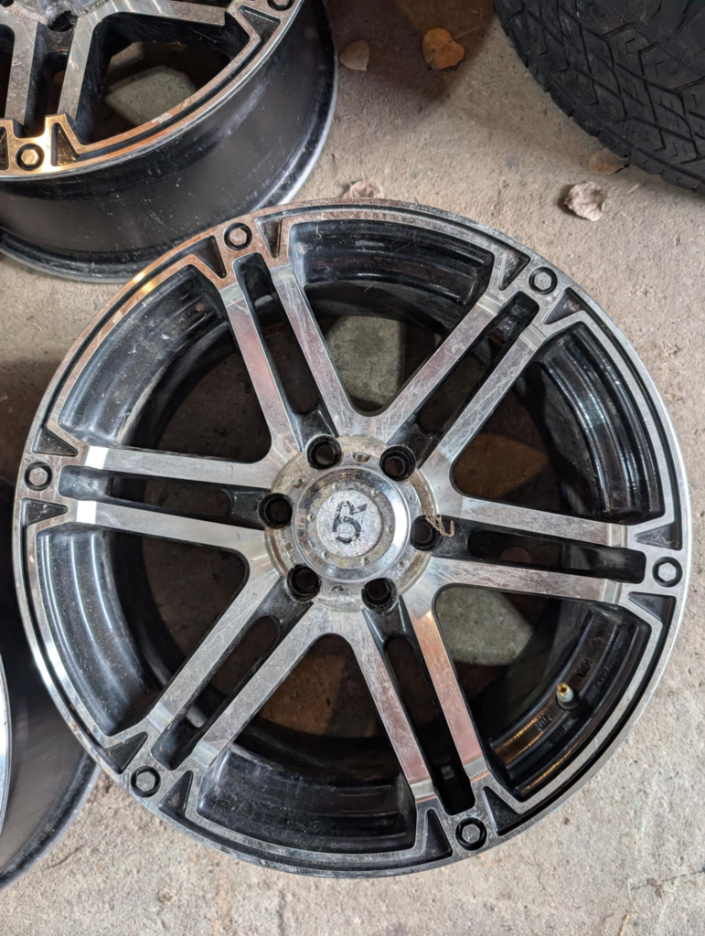 Set of 4 17 inch Black and Silver Wheels - photo 2