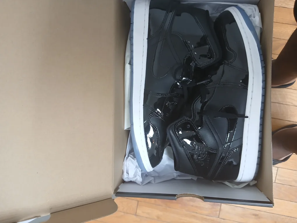 Air Jordan 1 MID SE 'Space Jam' image indicator(2)