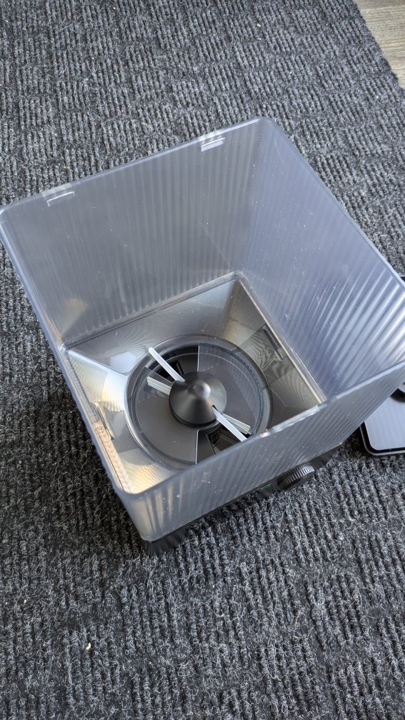 Oneisall Smart Pet Feeder with 5G WiFi (new) - photo 3