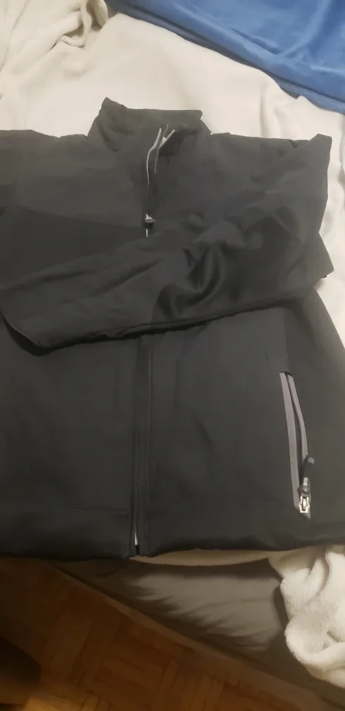 GAP Black Jacket image indicator(2)