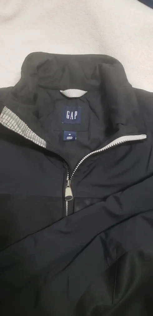 GAP Black Jacket image indicator(3)