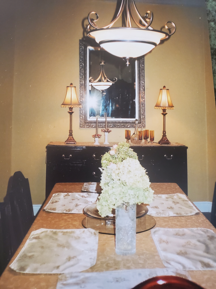 Chandelier light fixture
