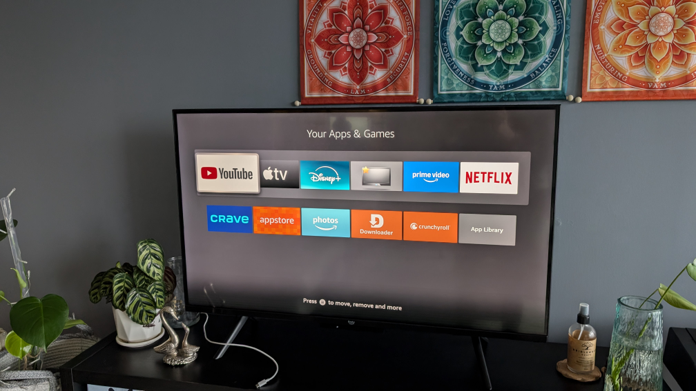 Amazon Fire TV 43" Omni QLED series 4K smart TV - photo 2