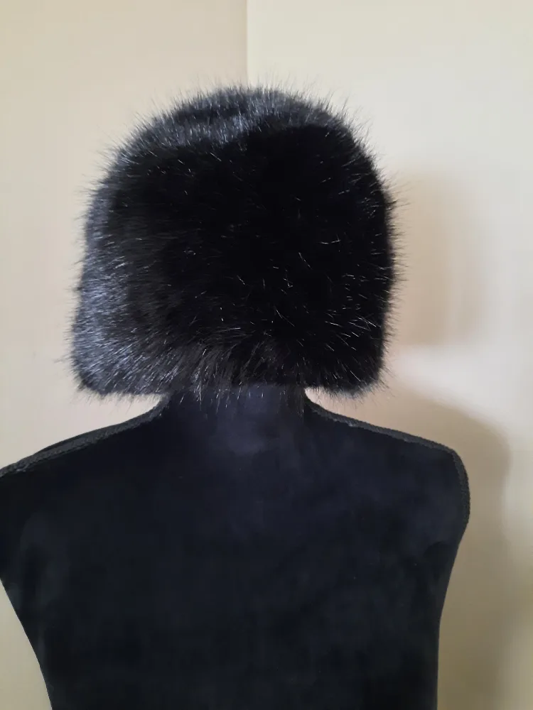 Laura faux fur women's hat thumbnail