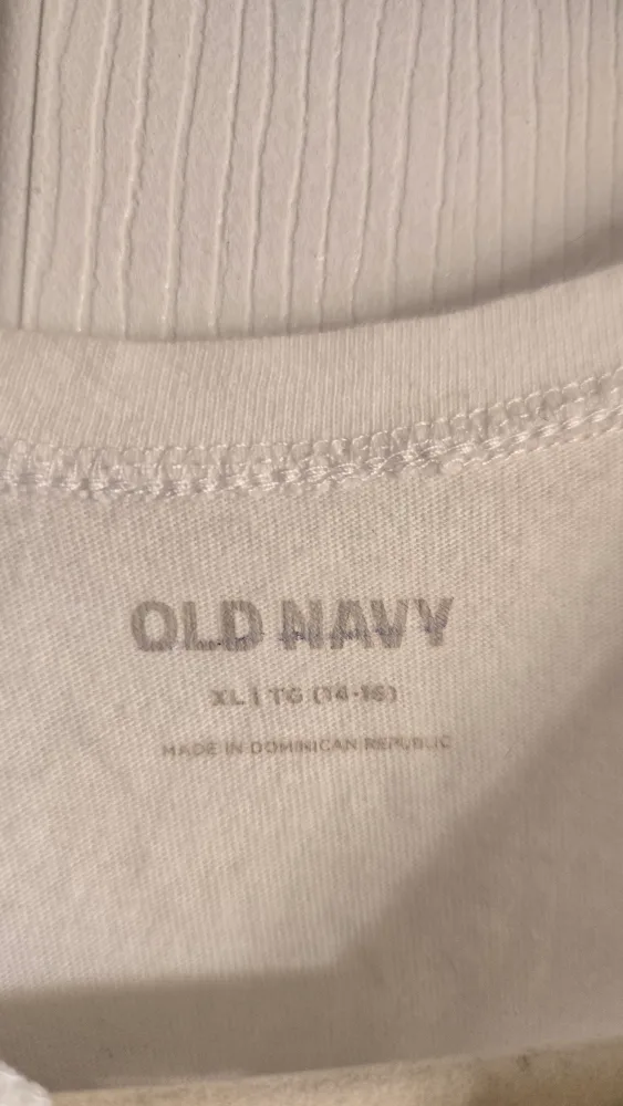 Old Navy Pineapple Tank Top #Freecycle image indicator(3)