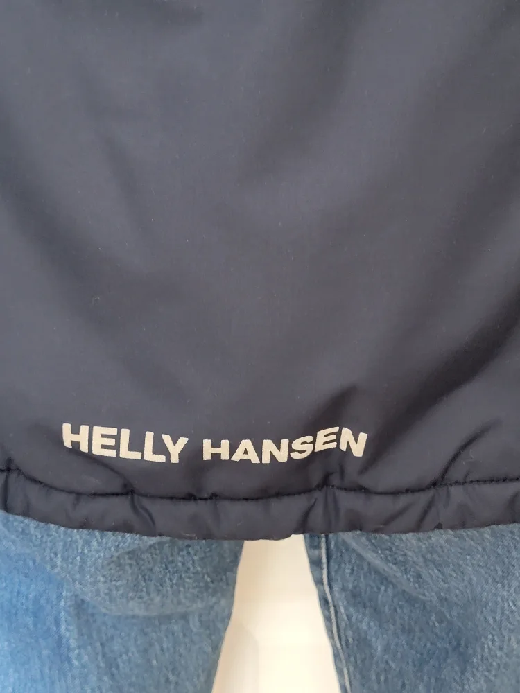 Helly Hansen Winter Jacket - 14 years image indicator(5)