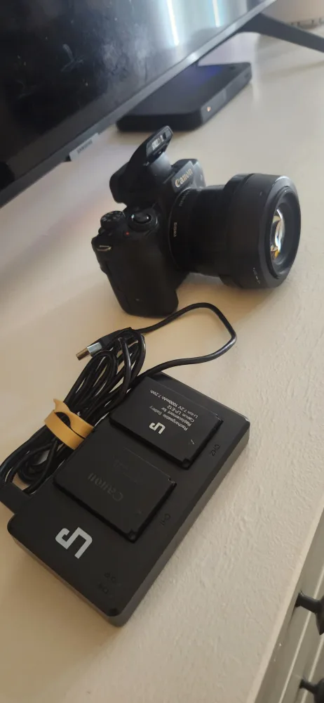 Canon EOS M50 Mirrorless Camera with Lens image indicator(5)