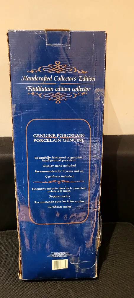 Porcelain Doll in Box image indicator(9)