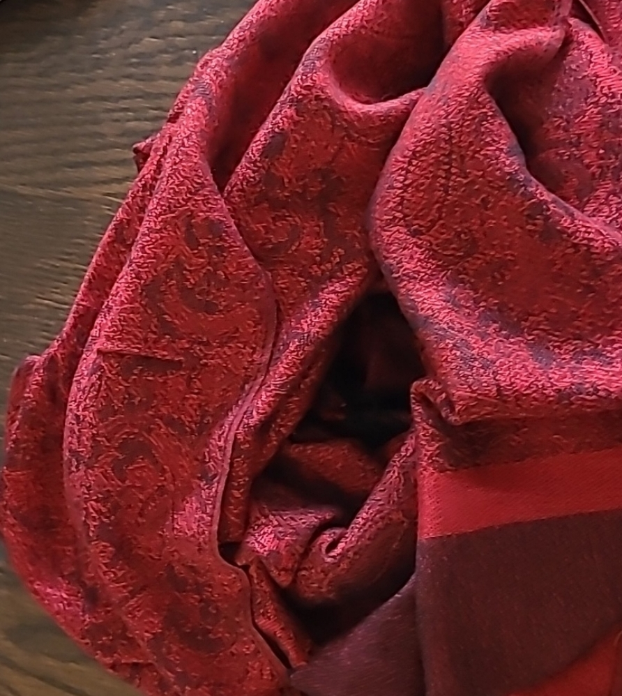Red Scarf-BOUTIQUE