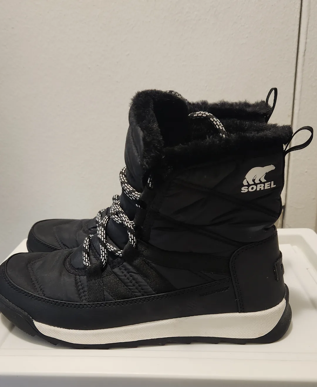 Sorel Women's Black Winter Boots Size 8 image indicator(2)