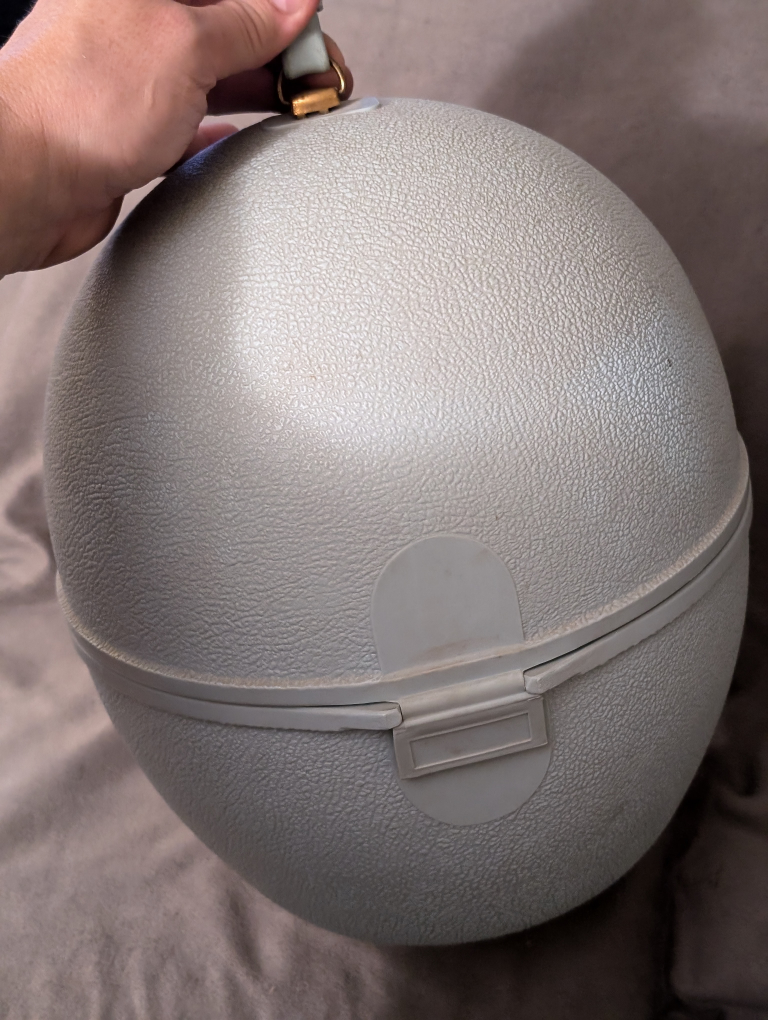 Vintage Wig Case - photo 3