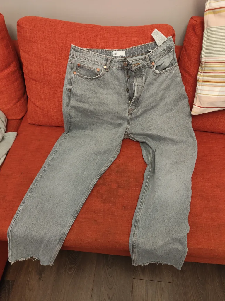 🧡 Zara Light Wash Jeans Size 14 thumbnail