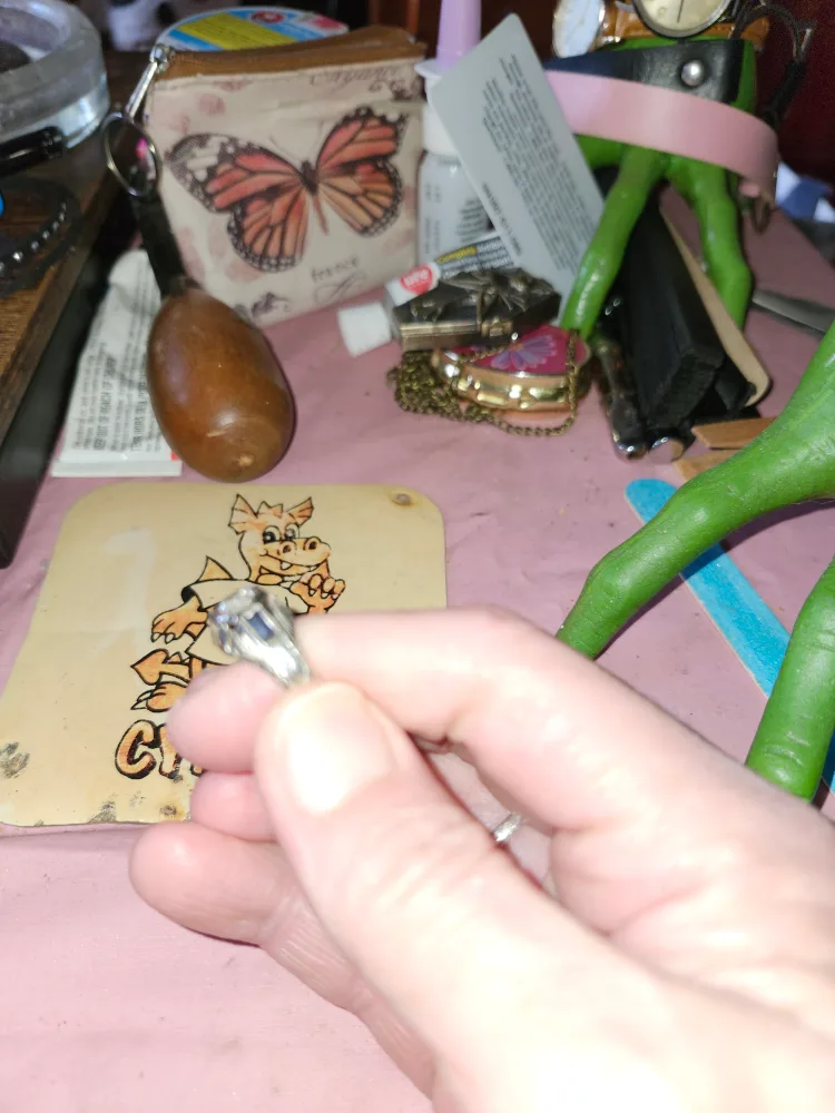 1898 White Gold Diamond Ring image indicator(2)