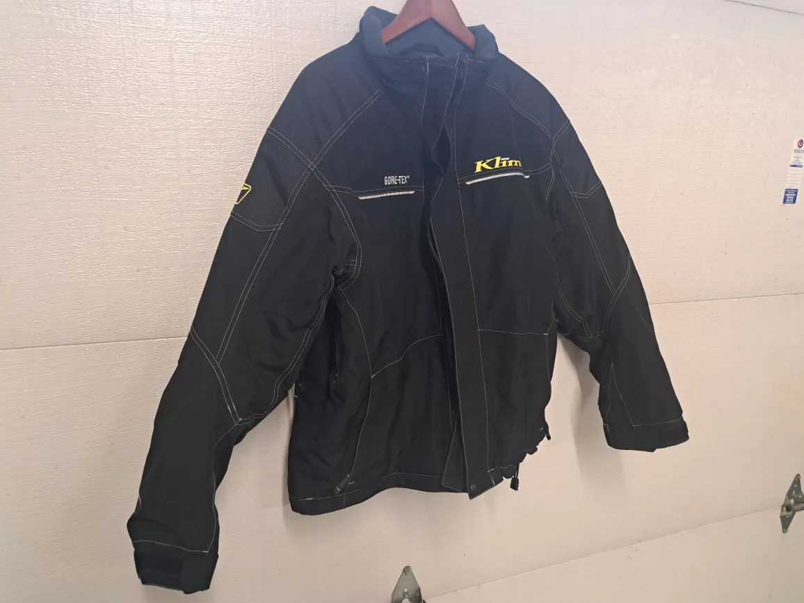 Klim 2 Pcs Gortex Snowmobile Suit large