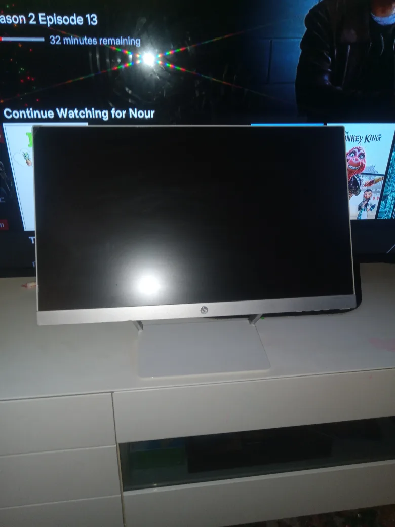  HP Pavilion 23xw 23-Inch IPS Led Backlit Monitor thumbnail