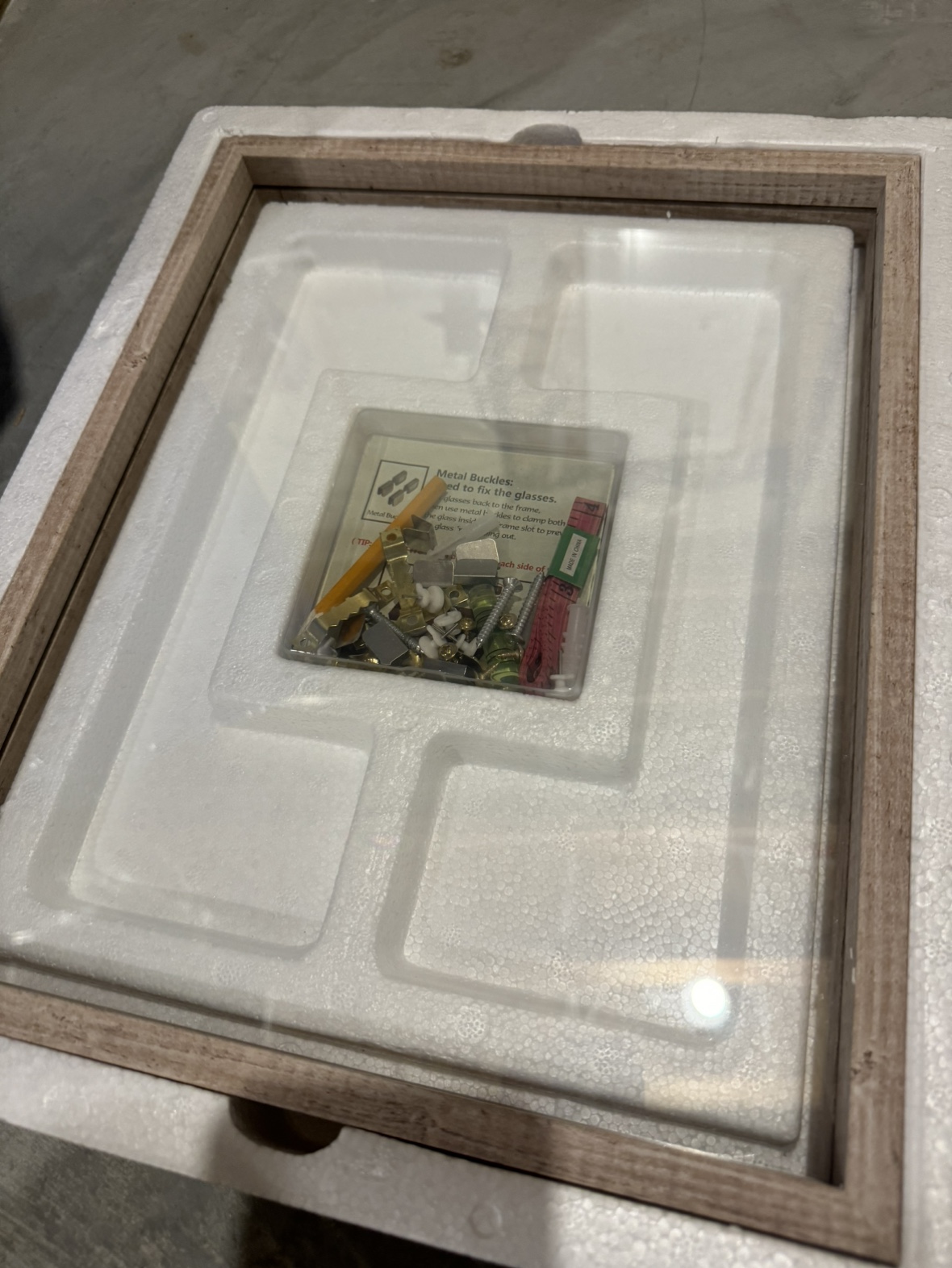 Brand New 2pcs Floating Frame in Distressed Beige 11x14 - photo 2