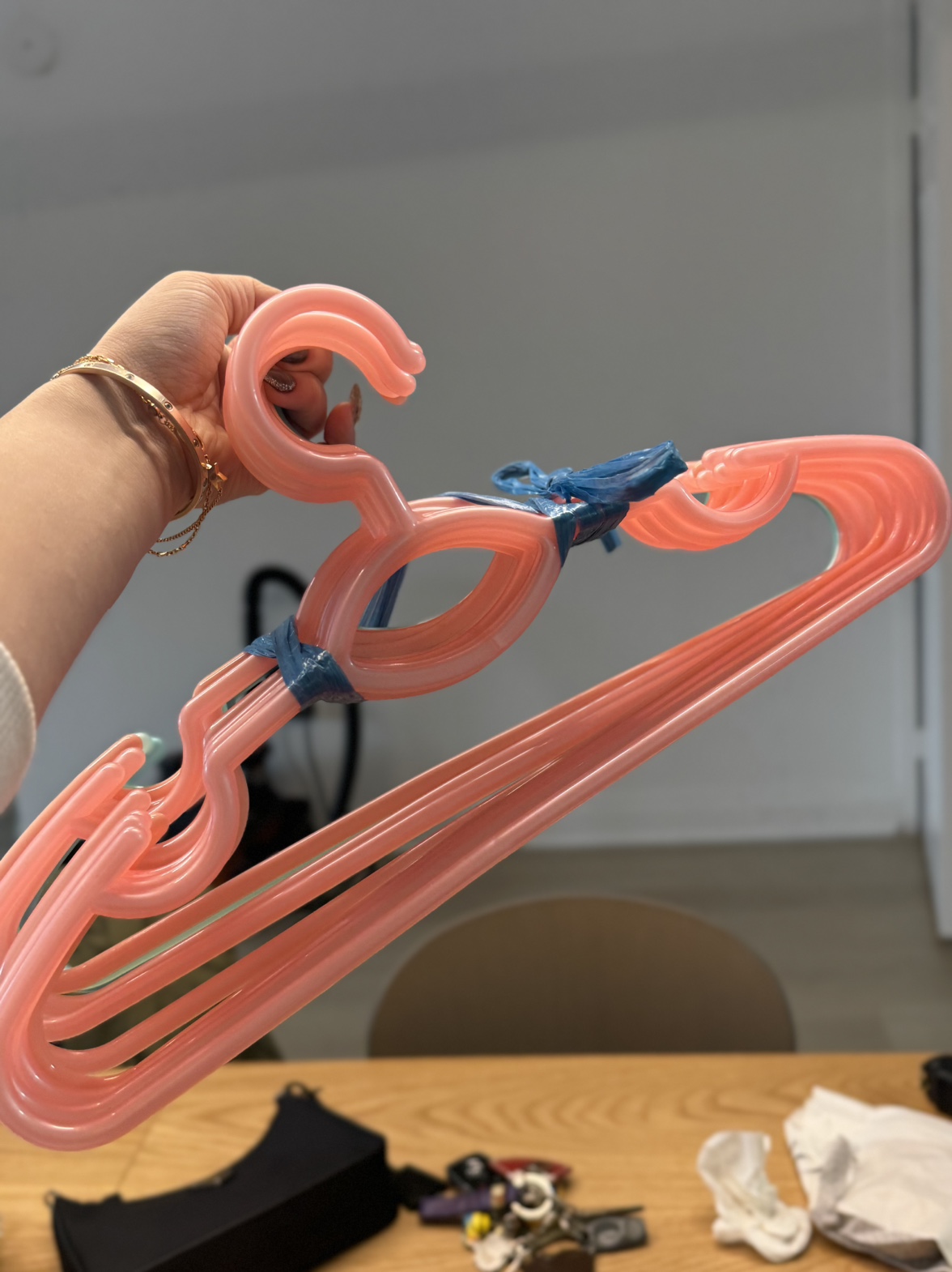 Plastic Hangers in bulk - photo 4