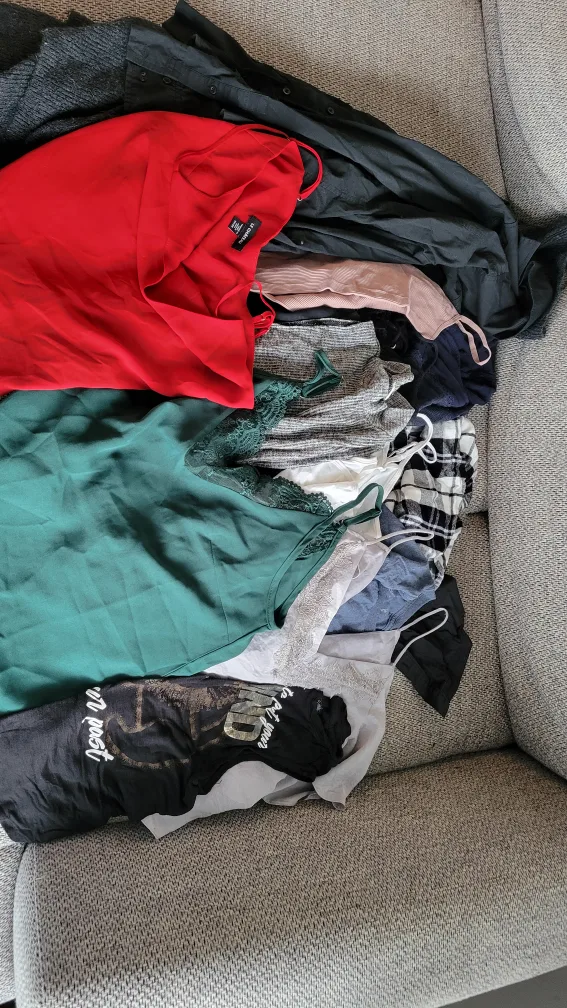 Bundle of Women's Tops thumbnail