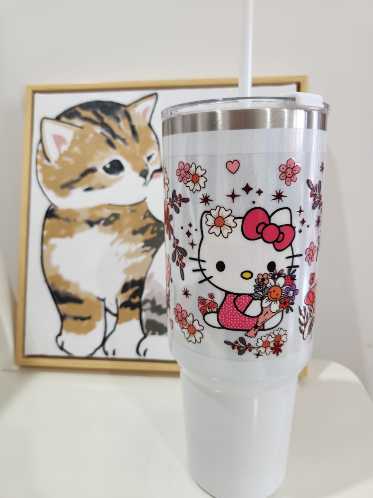 Decorate your favorite mug with your loved Hello Kitty 💕