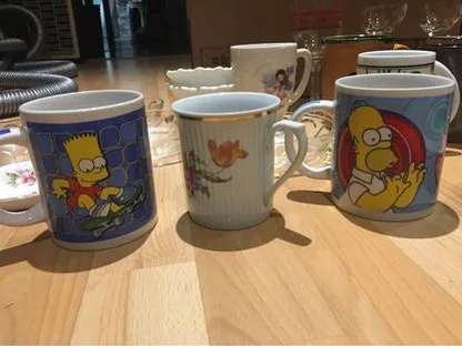 Lot of Mugs, Dishes, Glasses image indicator(3)