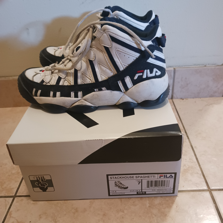 Fila Stackhouse Spaghetti Sneakers Size 7 youth