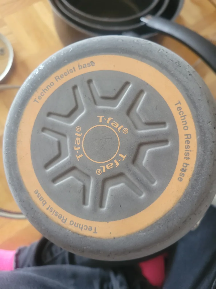 T-fal Techno Resist Base Pot Set image indicator(3)