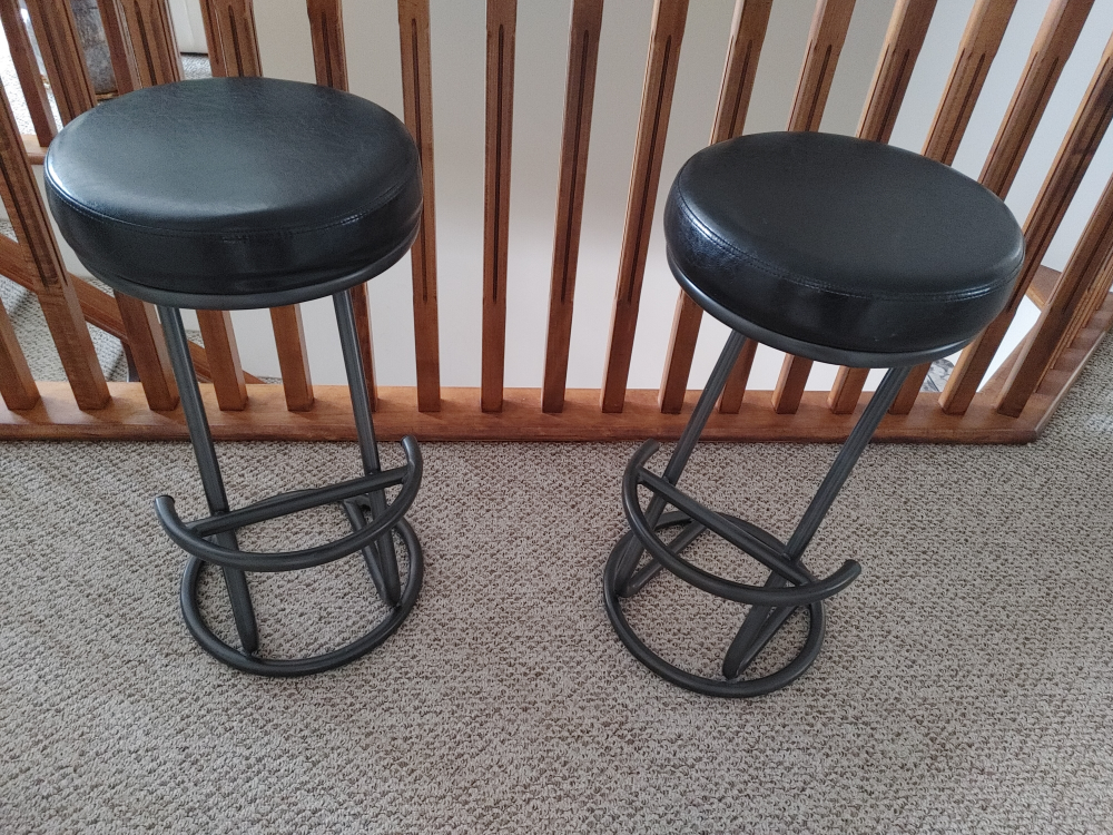 Unique design: set of 2 black tall Bar Stools - photo 3
