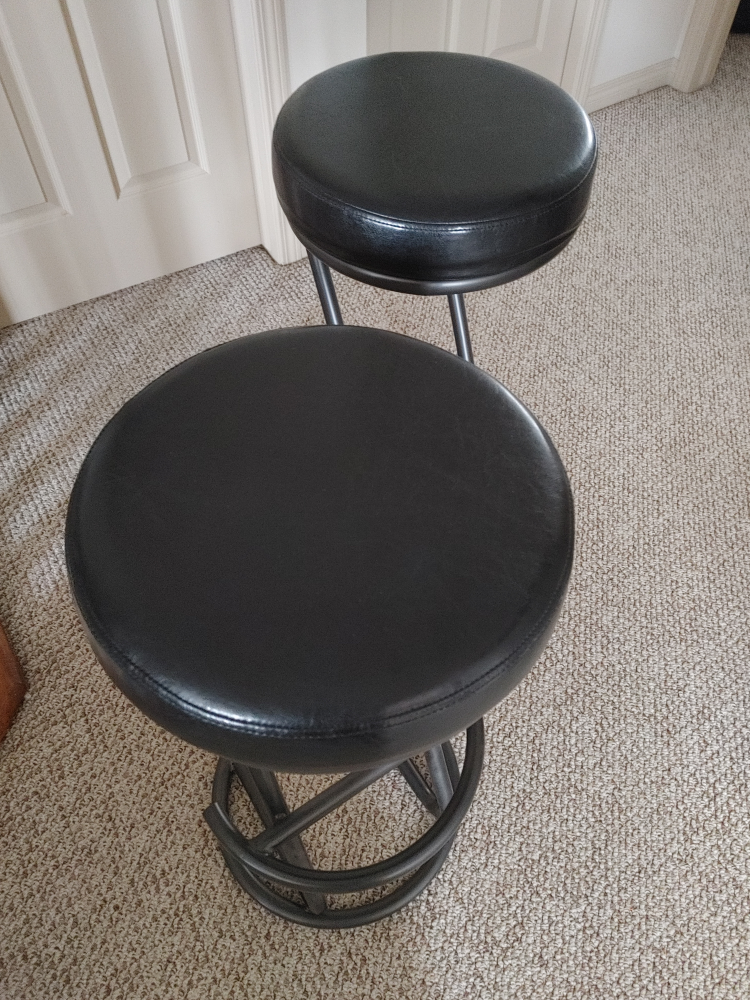 Unique design: set of 2 black tall Bar Stools - photo 5