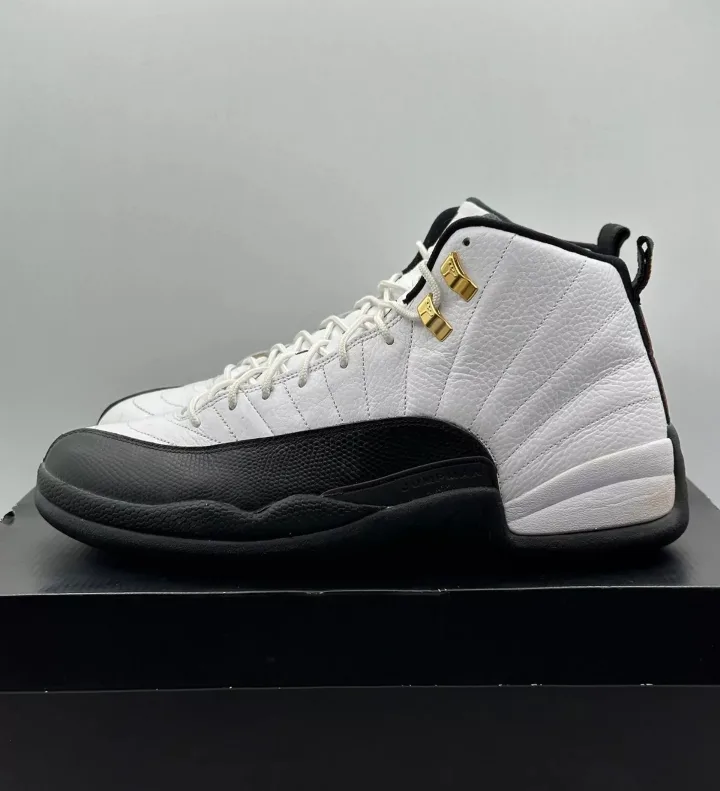 Air Jordan 12 Retro - White Black image indicator(2)