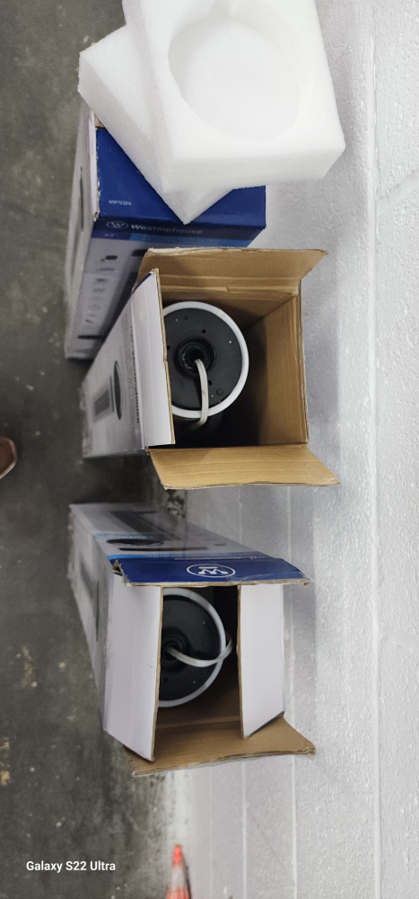 3x Westinghouse 32-inch Tower Fans with Remote Control - photo 4