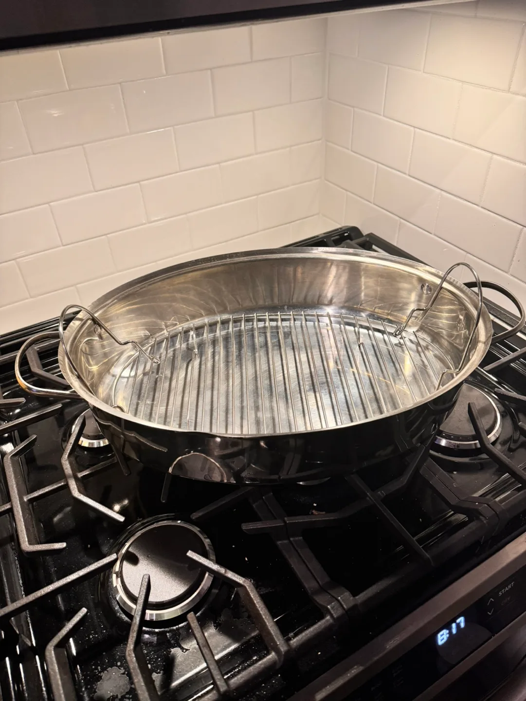 Stainless Steel Roaster with Lid and Rack image indicator(3)