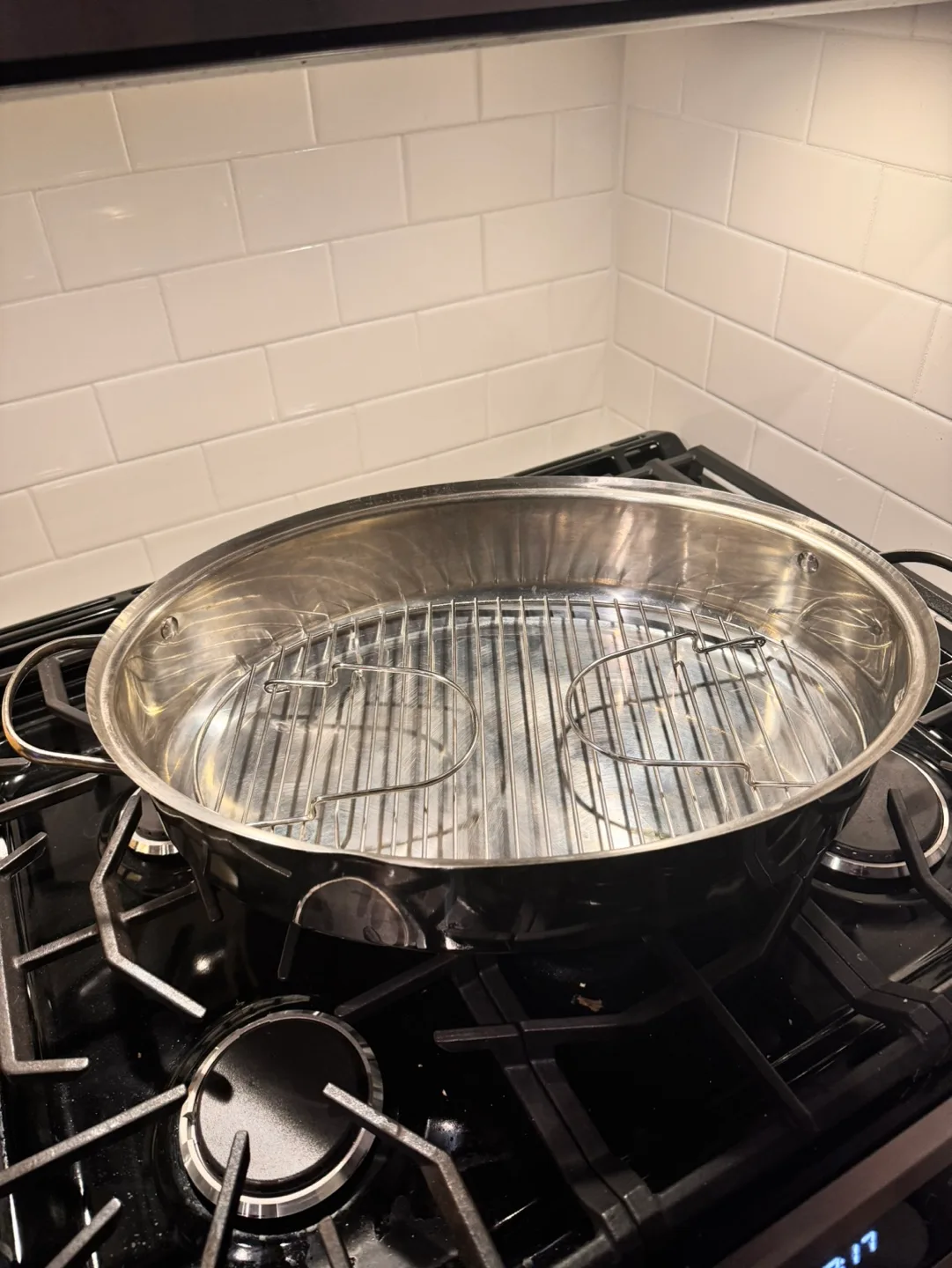 Stainless Steel Roaster with Lid and Rack image indicator(4)