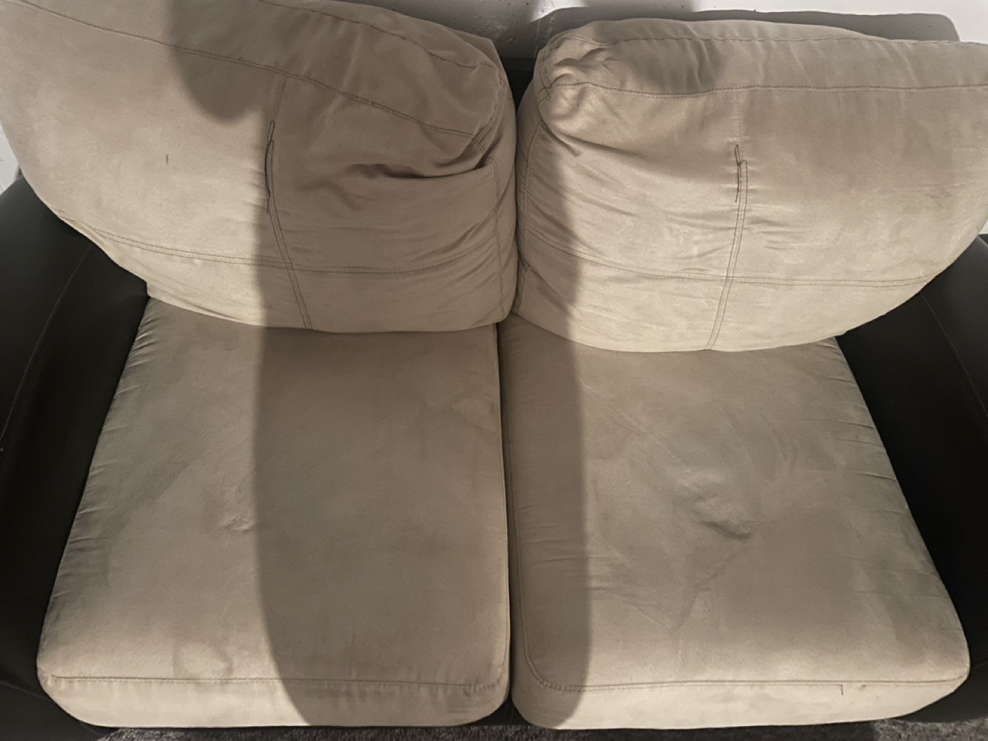 Loveseat and recliner - photo 5