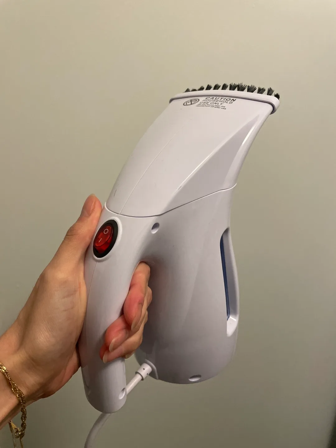 Handheld Fabric Steamer thumbnail