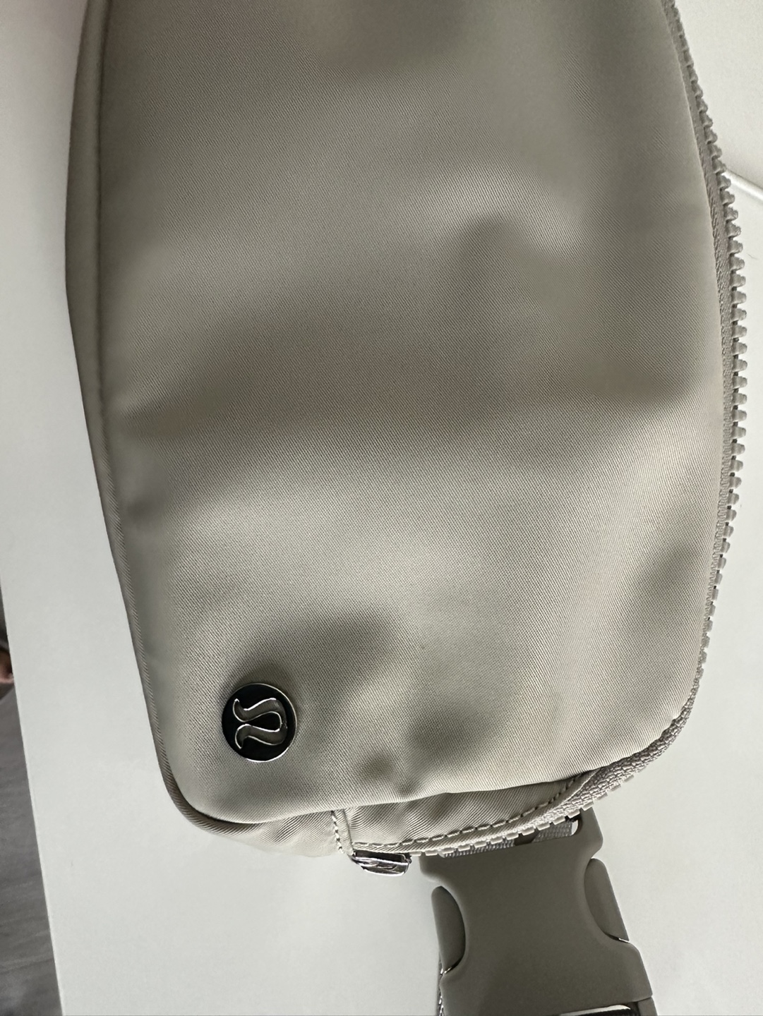 Lululemon Everywhere Belt Bag - photo 2