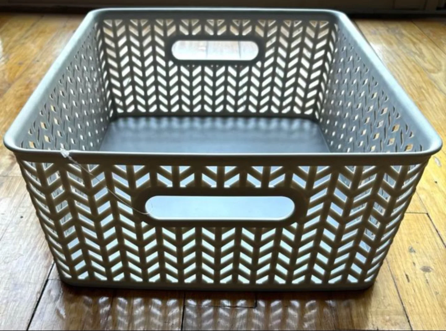 Basketweave Plastic Storage Basket image indicator(2)