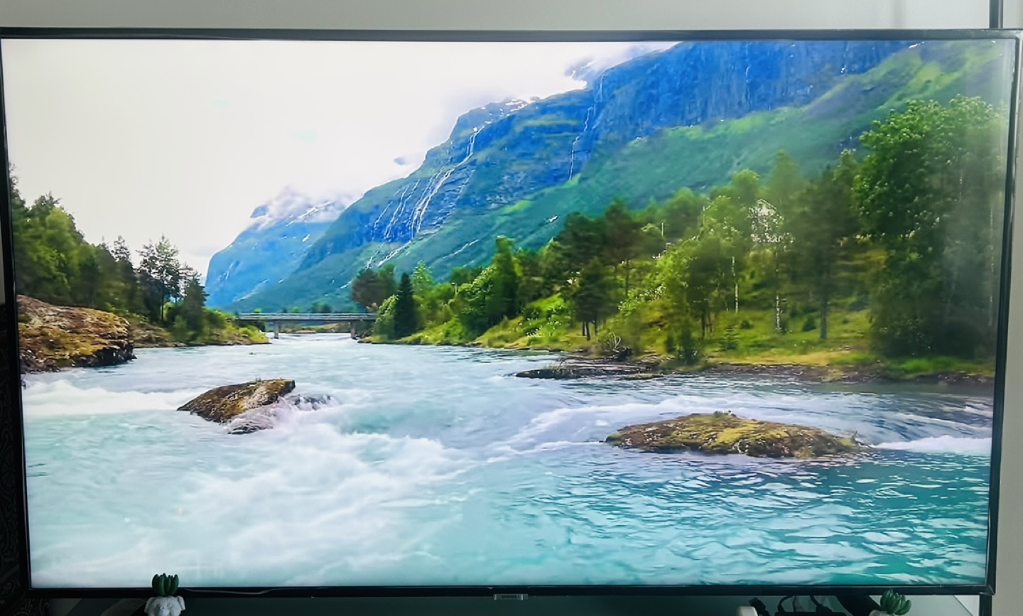 Samsung 55 inch 4K TV - photo 2