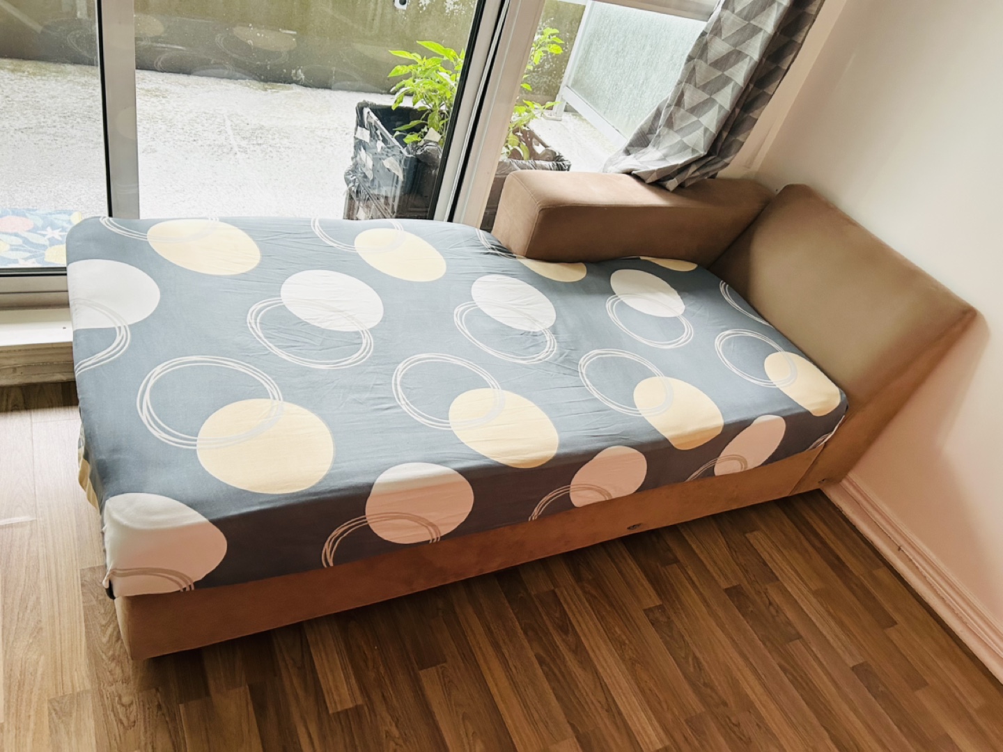 Chaise Lounge