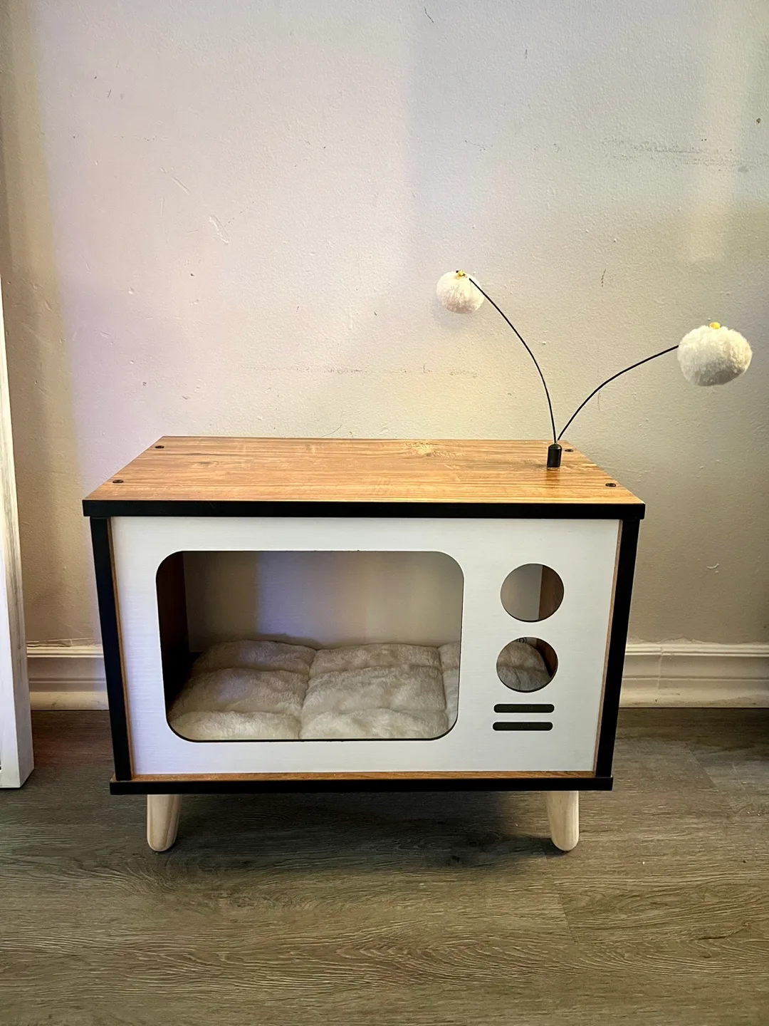 Cat Bed TV Shaped - Never used thumbnail