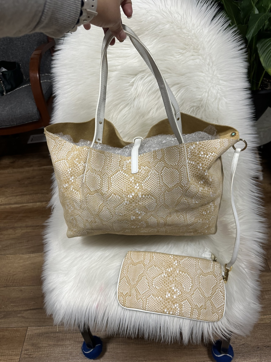 Authentic Tiffany & Co. Leather Tote Bag with Clutch - photo 2
